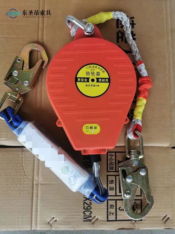 帶緩沖包的防墜器